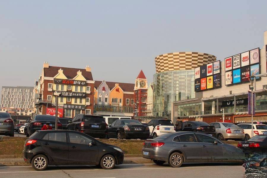 新区港龙城市商业广场